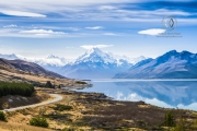 Stunning roadside lake reflections of Mount Cook (Aoraki) on Lake Punakaiki.